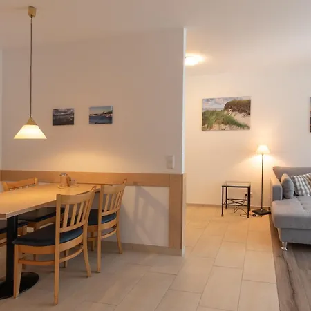 Leuchtturm An Der Seebruecke * 青斯特